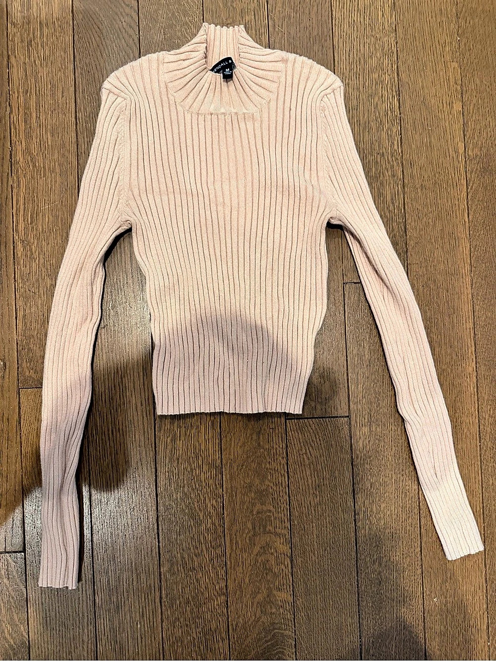 KENDALL & KYLIE Ribbed Turtleneck (crop) in Pink Size Medium Like New